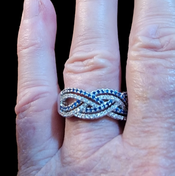 NEW INFINITY RING - Picture 4 of 4
